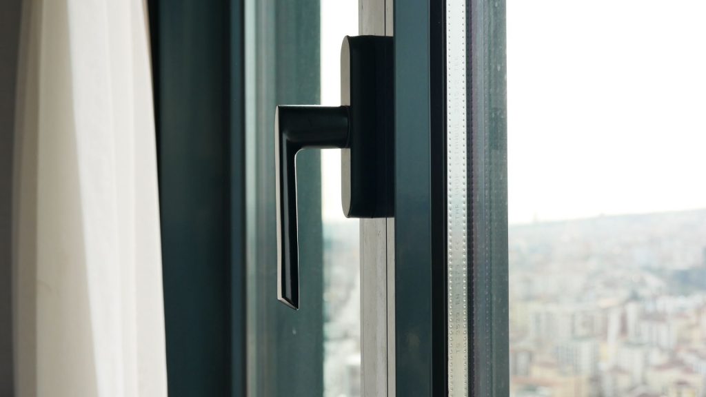 Cómo evitar filtraciones de aire en ventanas antiguas